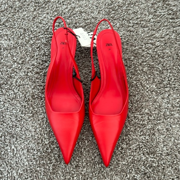 Zara Shoes - Zara red leather kitten heels 39
